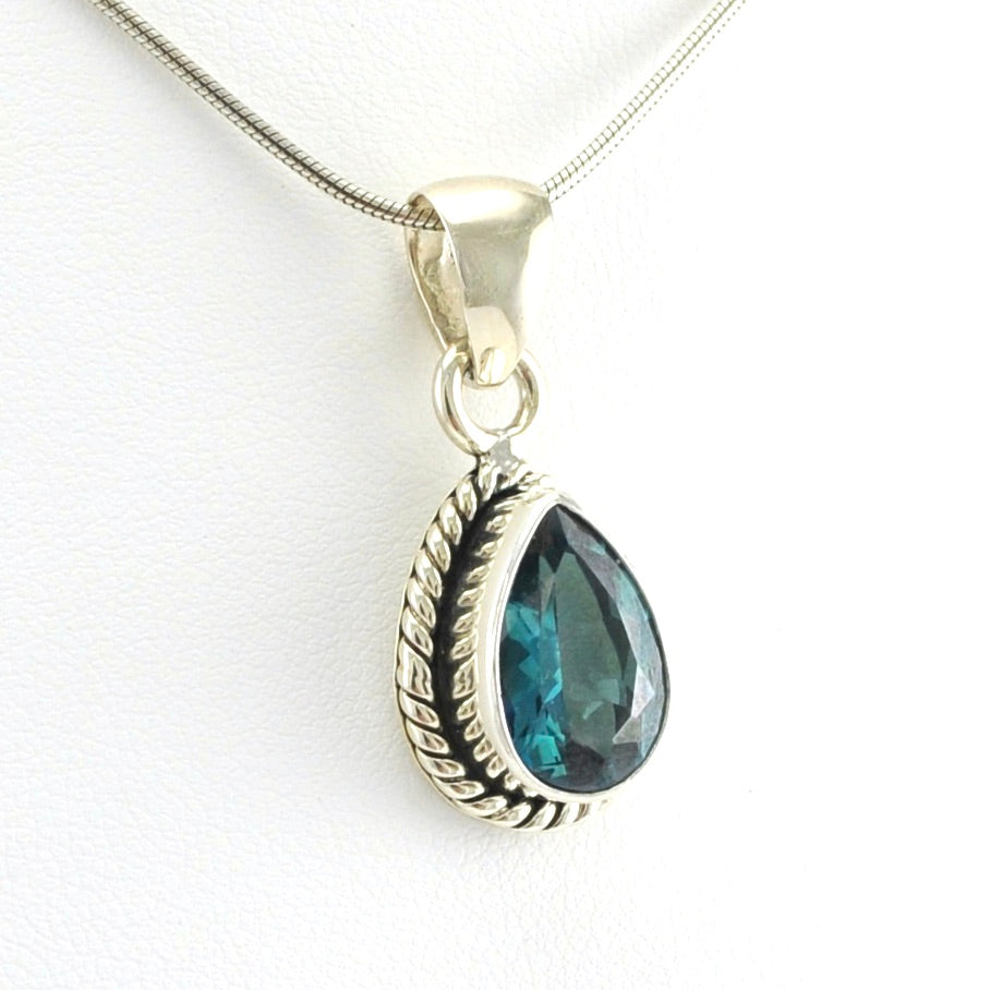 Side View Sterling Silver Chrome Diopside Tear Pendant