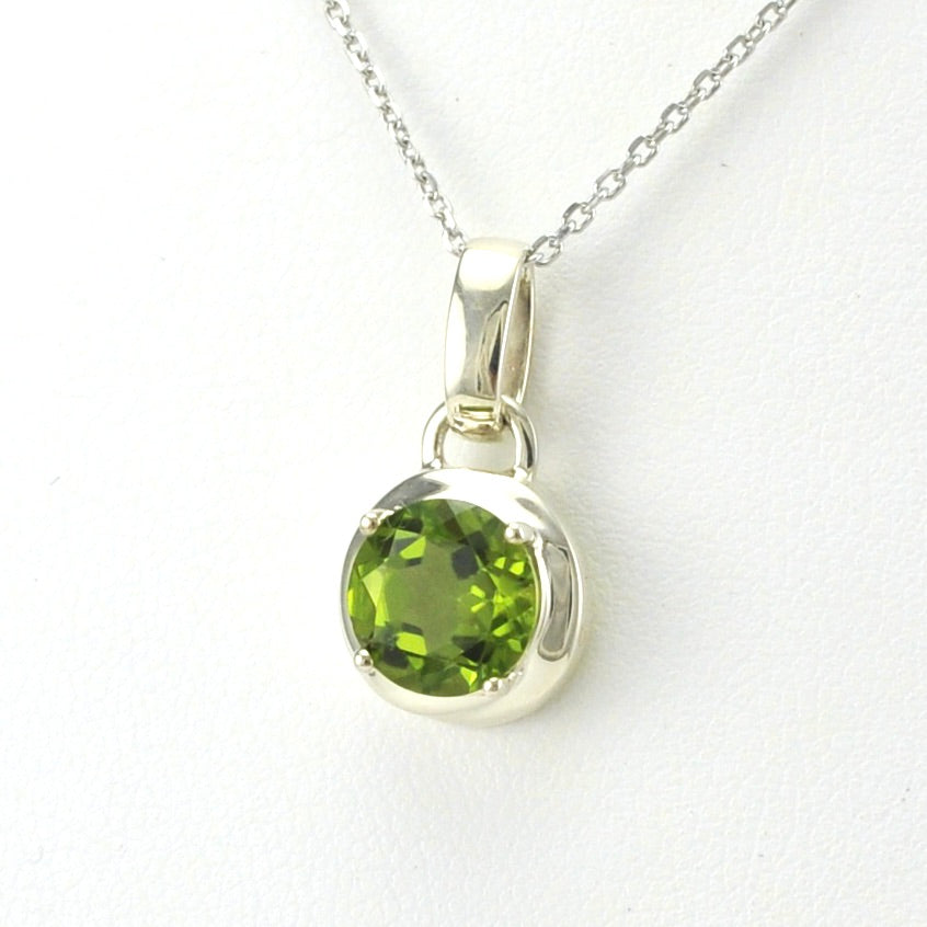 Side View Sterling Silver Peridot 8mm Round Necklace