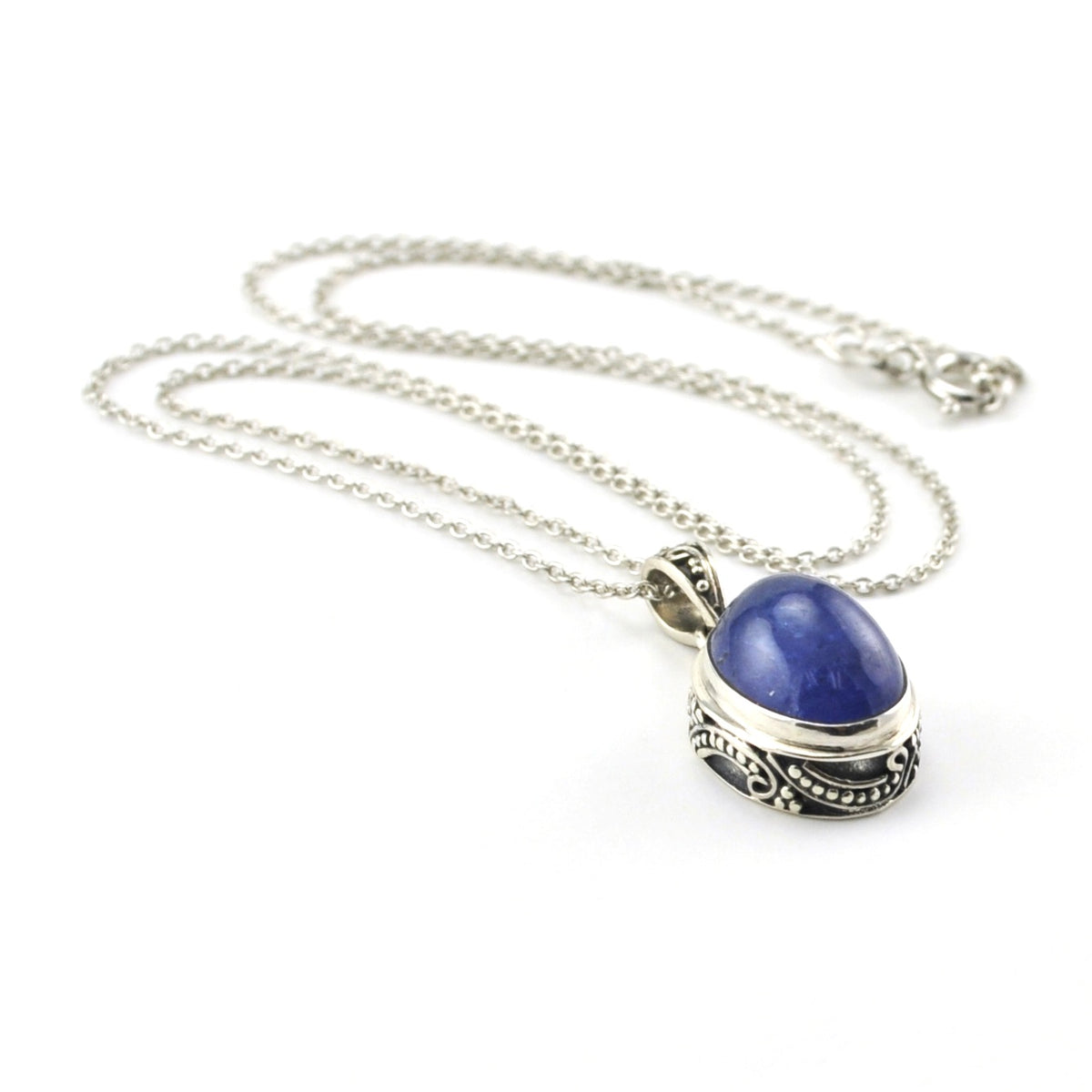 Close Up Sterling Silver Tanzanite 10x12mm Cabochon Oval Bali Necklace