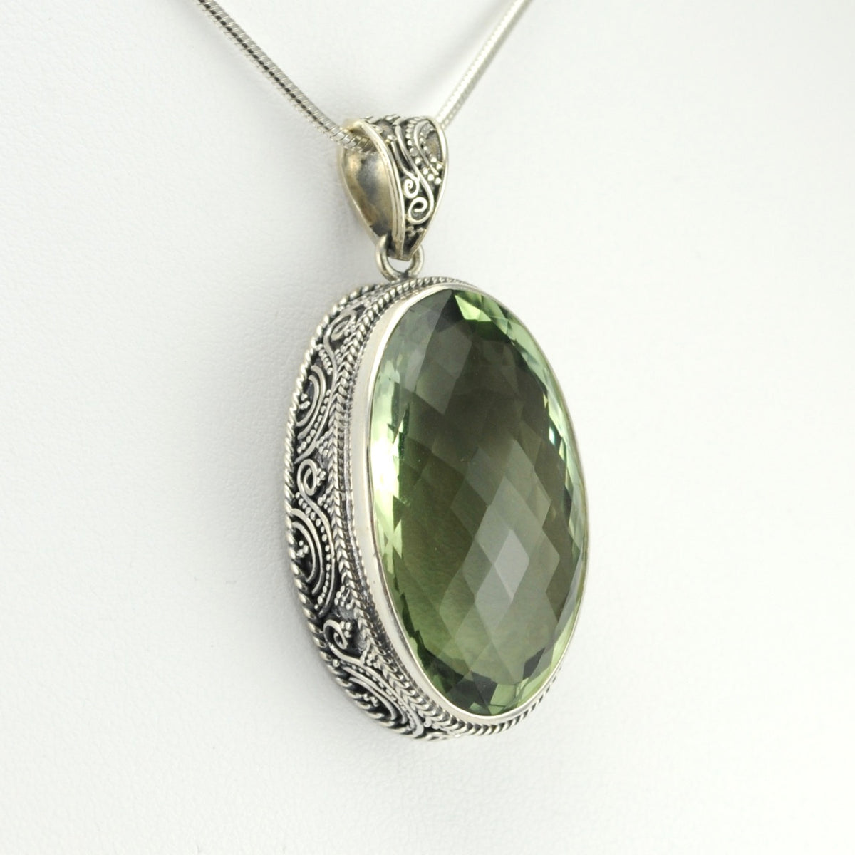 Side View Silver Green Amethyst 18x30mm Oval Bali Pendant