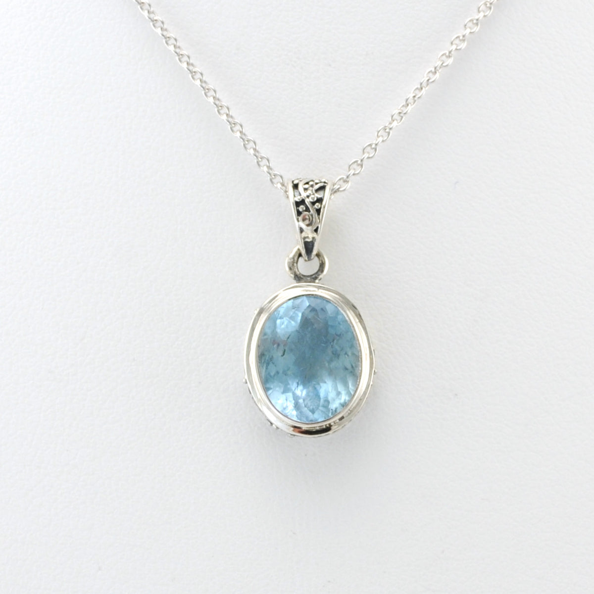 Alt View Silver Aquamarine 9x11mm Oval Bali Necklace