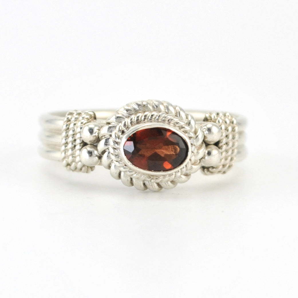 Silver Garnet 4x6mm Oval Ring 