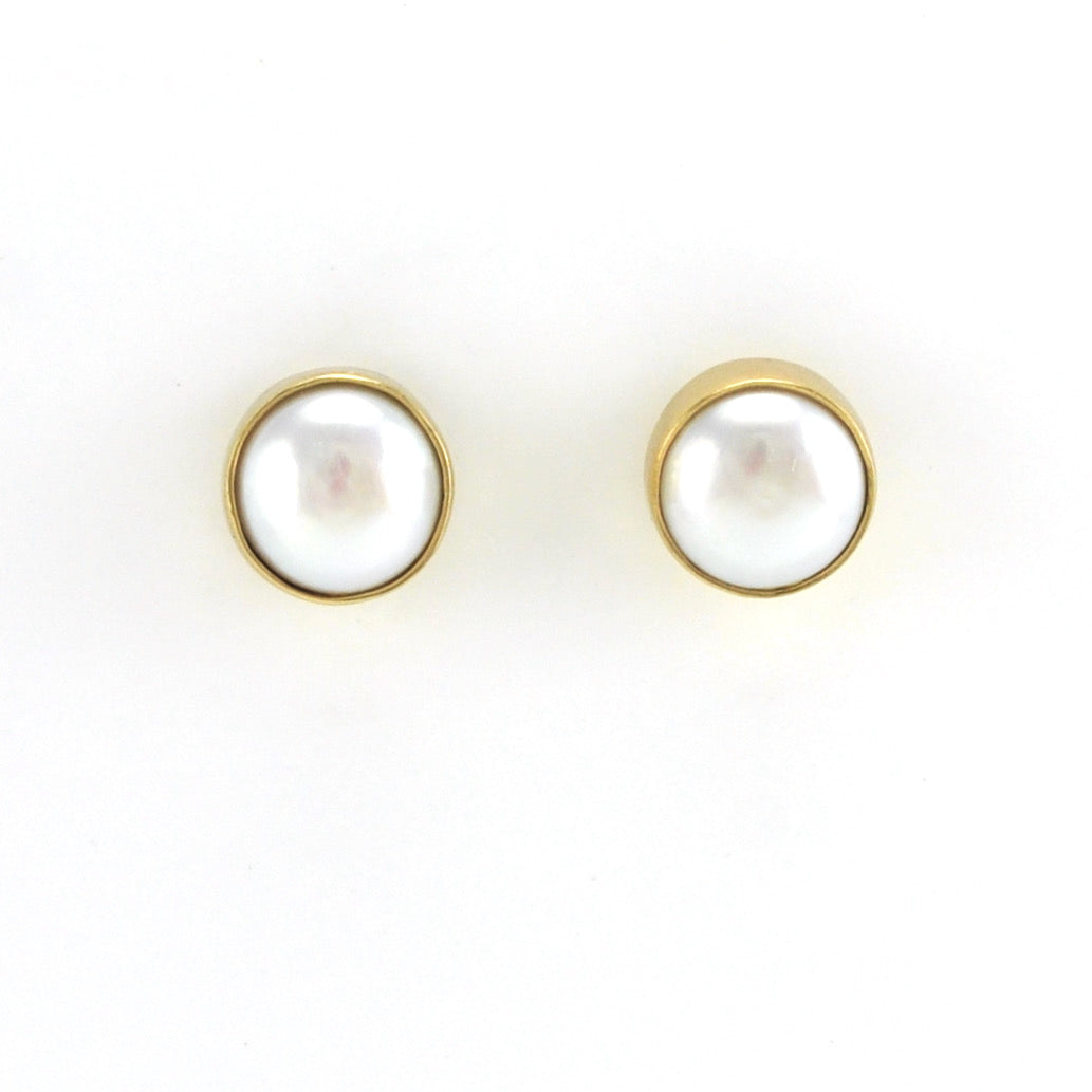 Alt View Alchemía Pearl Post Earrings